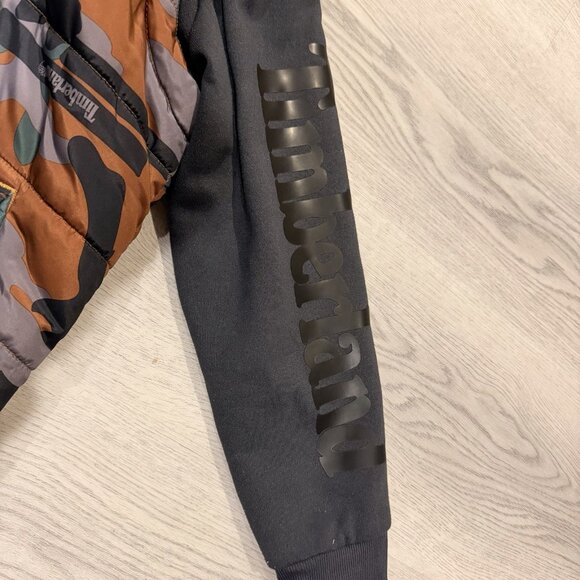 Timberland Boys’ Camo Puffer Vest Jacket w/ Hood & Fleece Sleeves Size M (10/12) - Picture 4 of 5